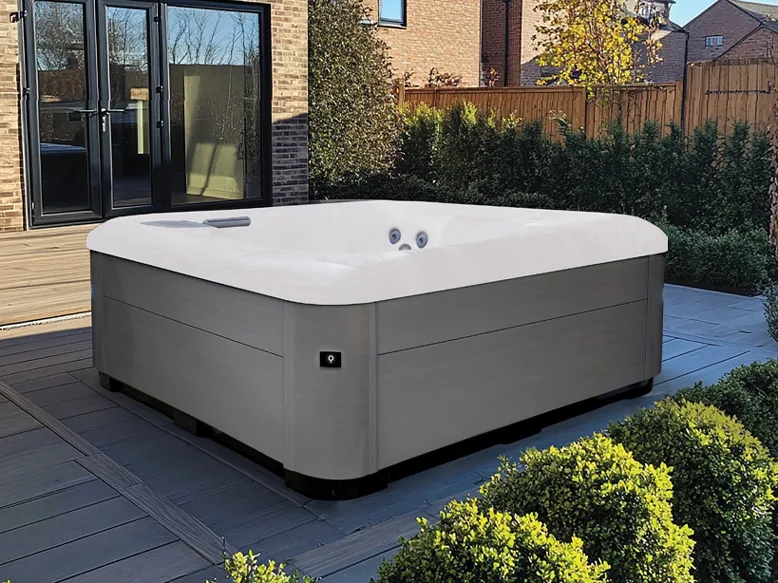 Aquasolus Vacation Cypress holiday let hot tub at rental property